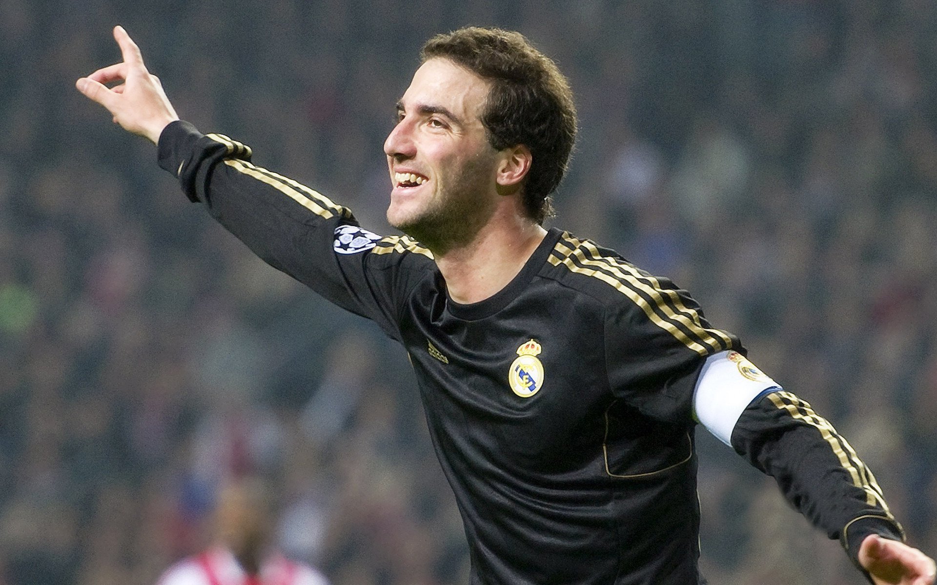 世界羽毛球超级赛马来西亚大师赛 国羽男单新星一黑到底首夺冠军