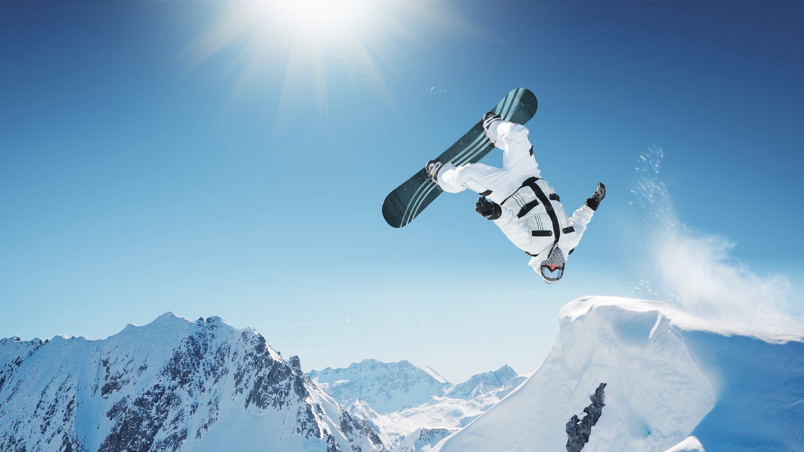 英超争锋之战：红蓝队争夺，激烈场面超出预期，英超蓝军